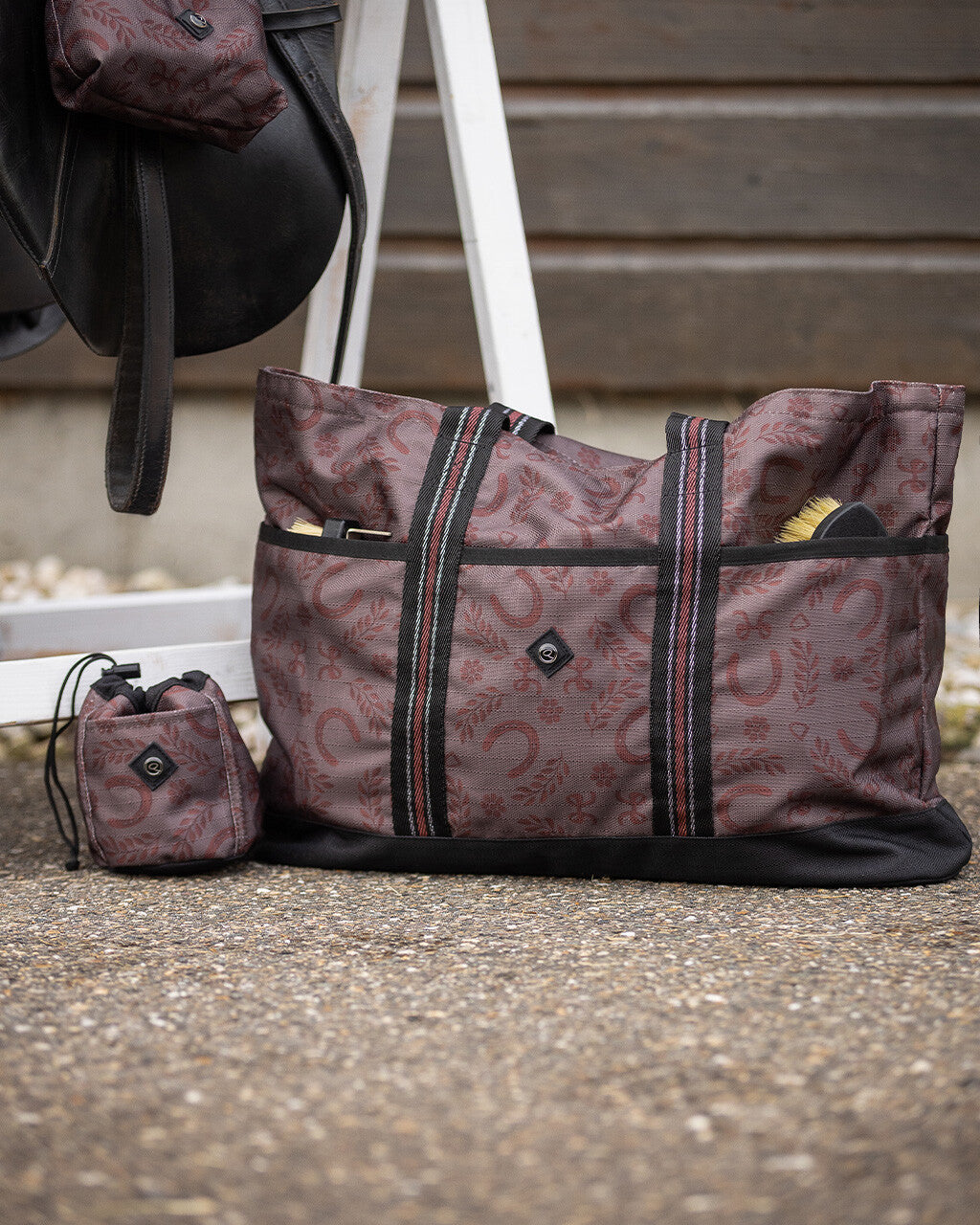 Grooming tote bag collection