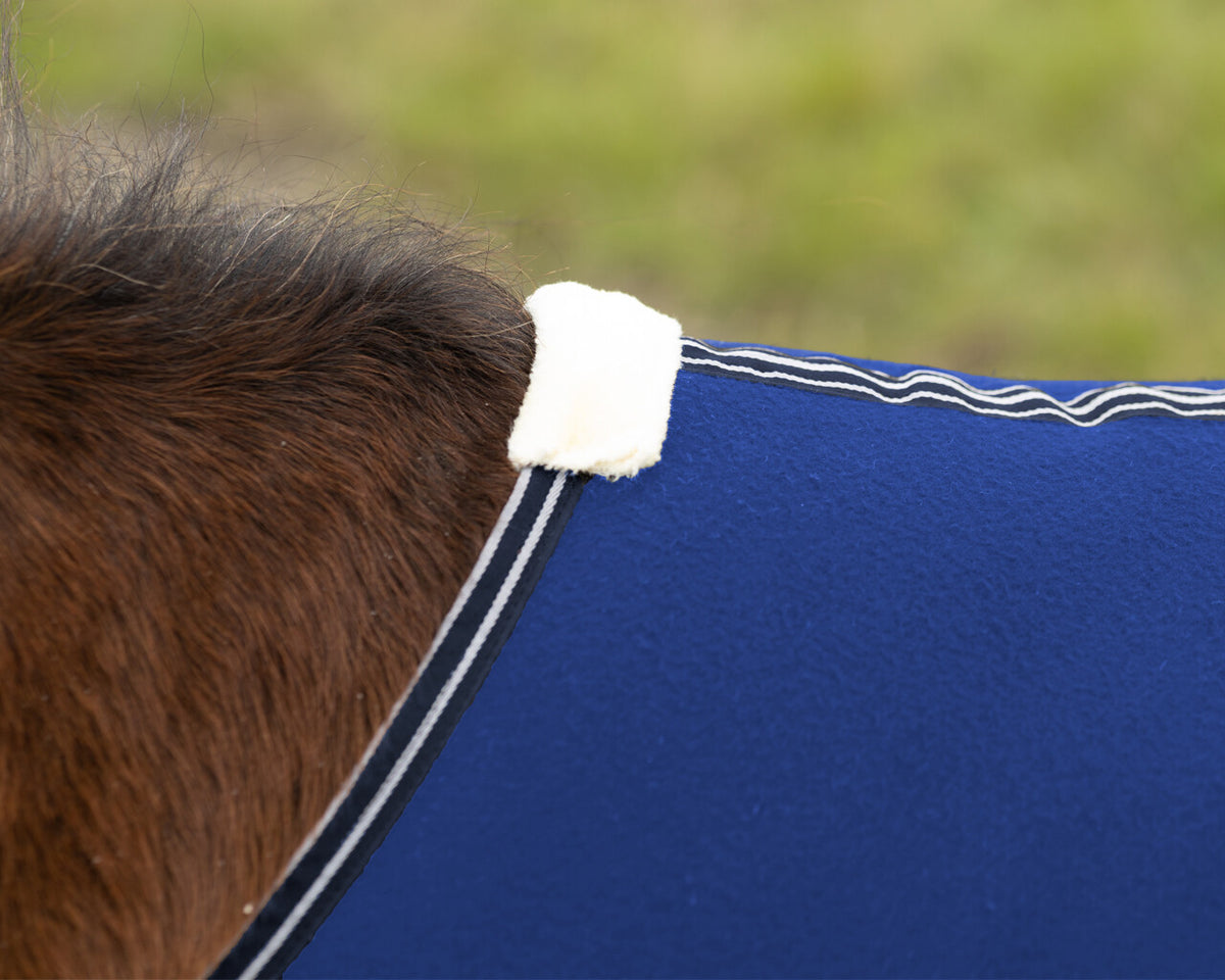 Fleece rug Shet with cross surcingles