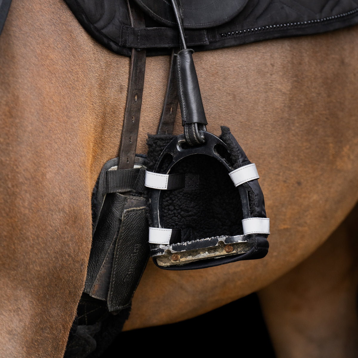 Stirrup toe warmer IRHLuminous